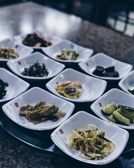 White Ceramic Square Bowl With Cook Vegetable L