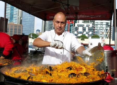 Who wants paella?