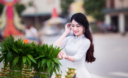 Woman Wearing White Long-sleeved Dress Photo