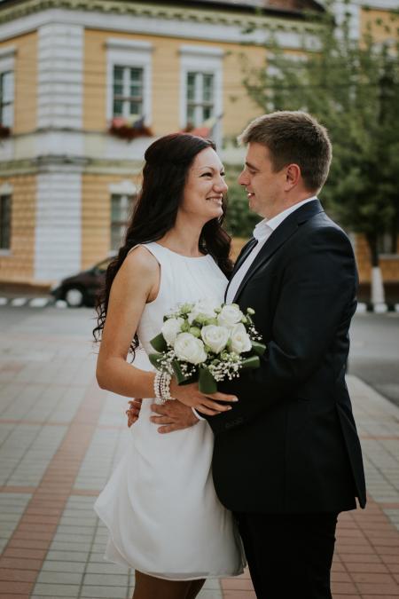 Women's White Sleeveless Dress