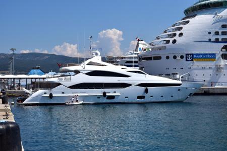 Yacht on the Port