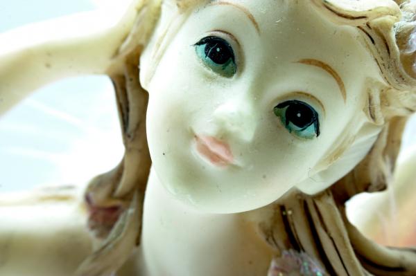 Angel figurine
