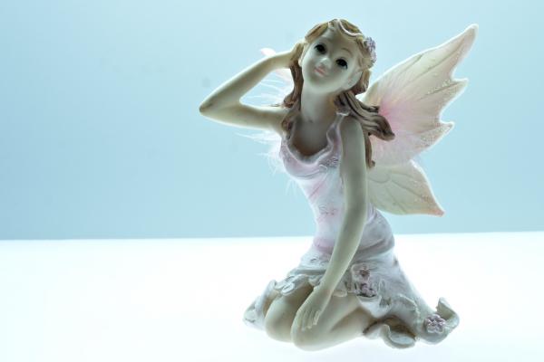 Angel figurine