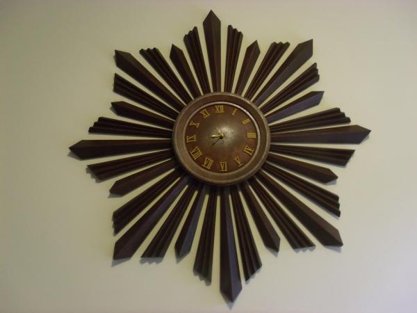 Antique Starburst Clock