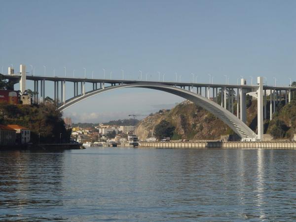 Arrábida Bridge
