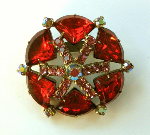 Atomic 40s Red Star Brooch