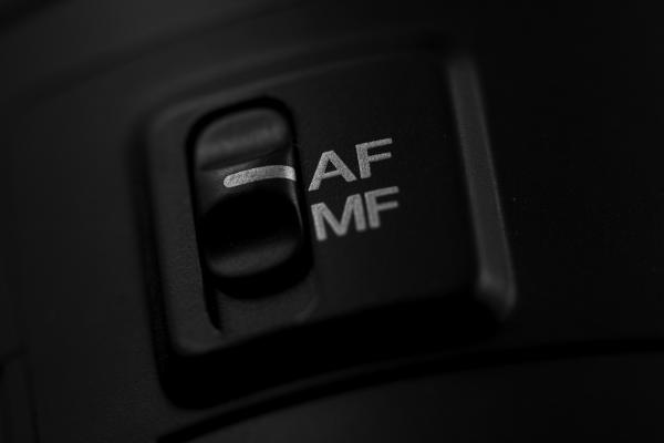 Auto or manual focus