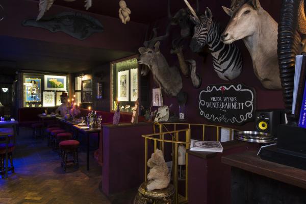 Bar of curiosities