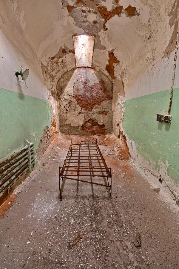 Bare Bones Prison Cell - HDR