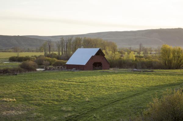 Barn outside of Richland, OR