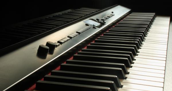 Black Electronic Keyboard