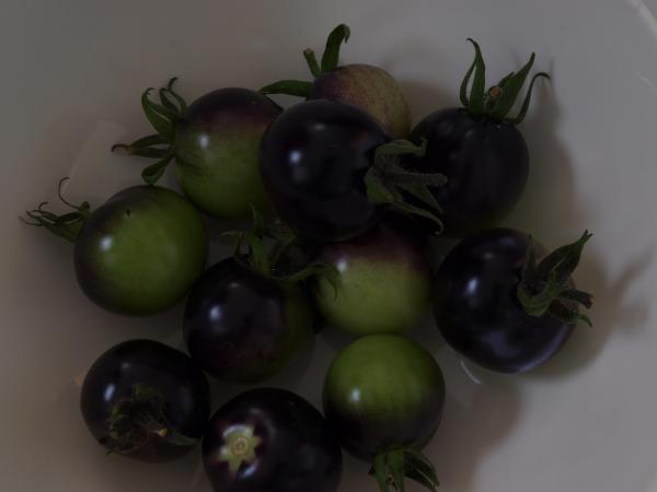 Black/green fruits