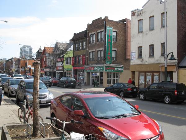Bloor Street West, between Bathurst and Spadina -p