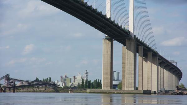 Bridge pillars