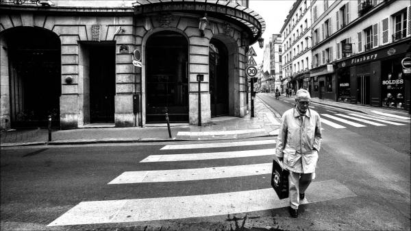 B&W street