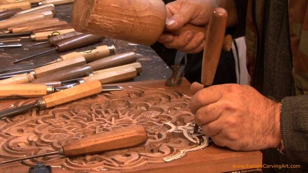 Hands Carving