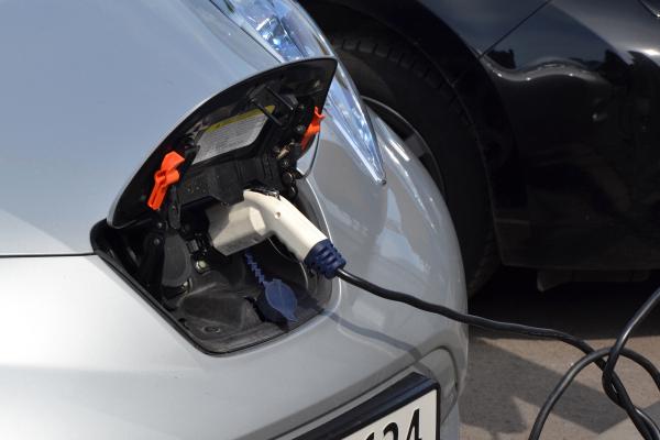 Charging Nissan Leaf