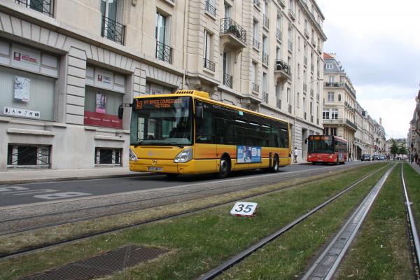 Citura - Irisbus Citelis 12 n°270 - Ligne 9 & Heuliez Bus GX327 n°317 - Ligne 6