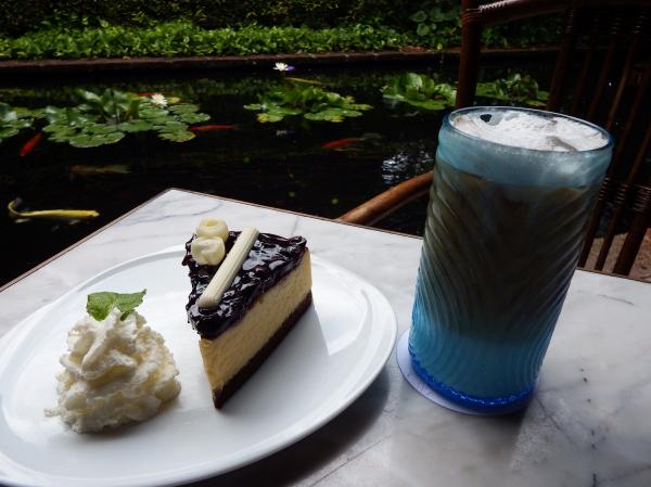 Coffee Cream and Cake Outside