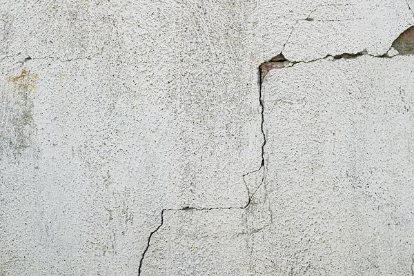 Cracked concrete