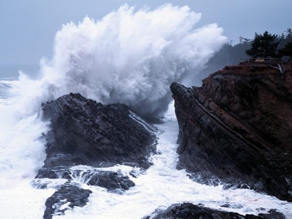 Crashing Waves
