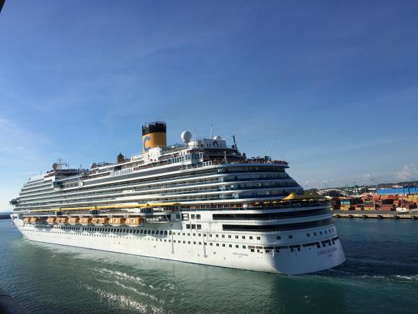 Cruise ship