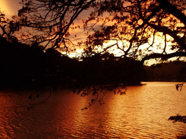 Darknes of the Kandy Lake