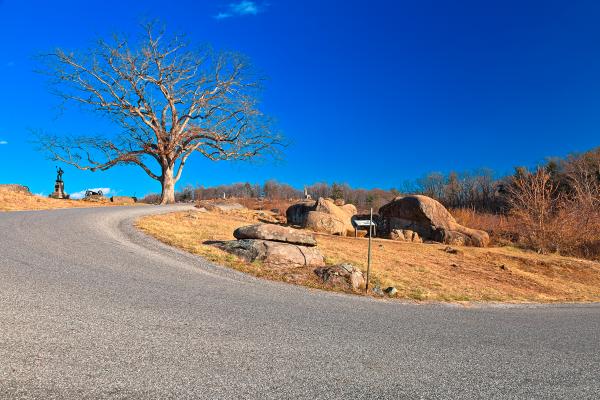 Devils Den - HDR