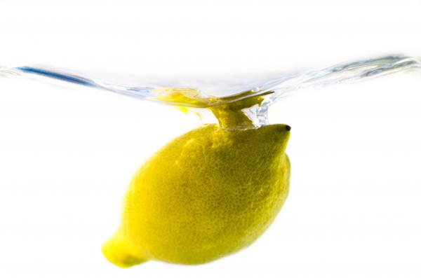 Drowning Lemon