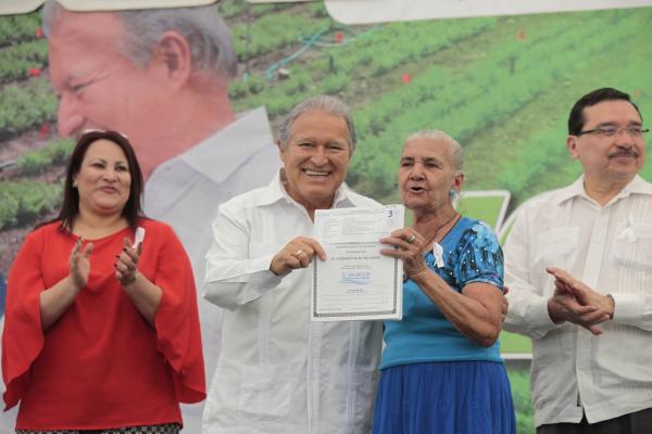 Entrega de Títulos de propiedad San Juan Opico 01
