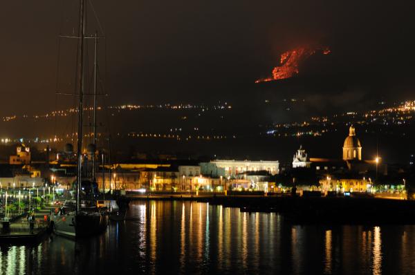 Etna Volcano Paroxysmal Eruption July 30 2011 - Creative Commons by gnuckx