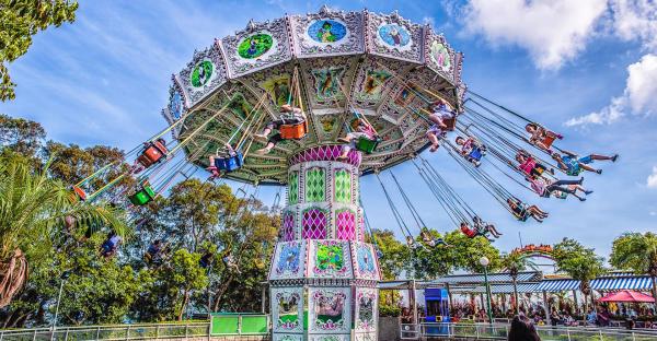 Flying swing