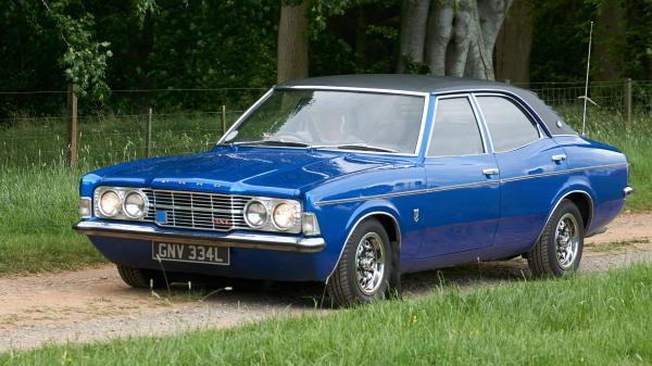 Ford Cortina Mk III GXL Mk I, front 3/4