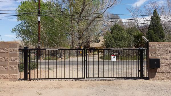 Gate