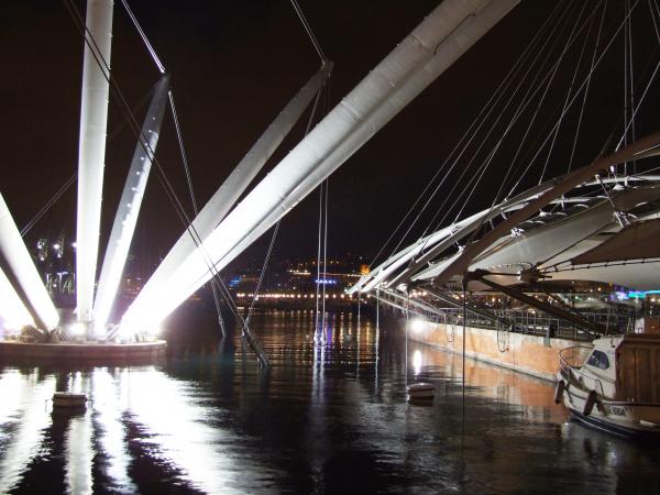 Genova-Porto-Liguria-Italy - Creative Commons by gnuckx