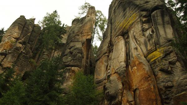 Giant Rocky Structure