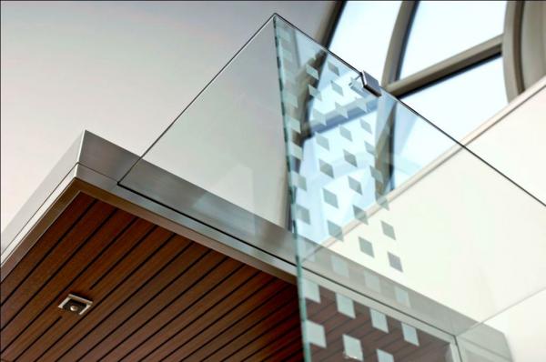 Glass component of smoking cabin