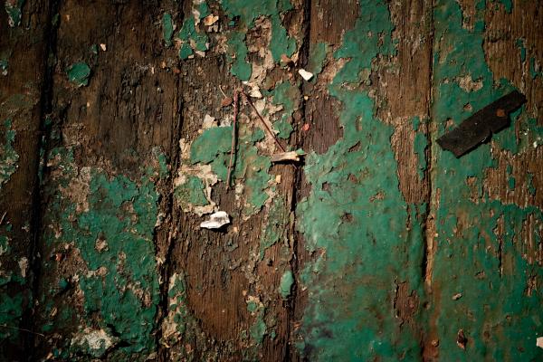 Gritty Paint on Wood