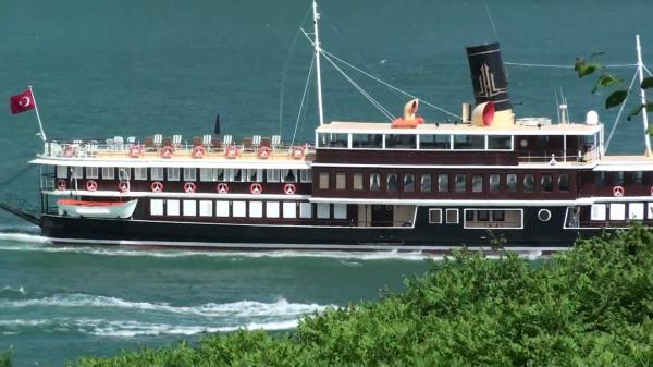 Halas ferry