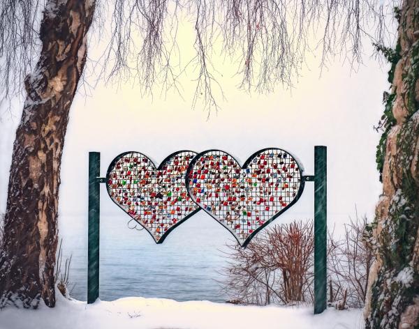 Heart-shape Multicolored Stand