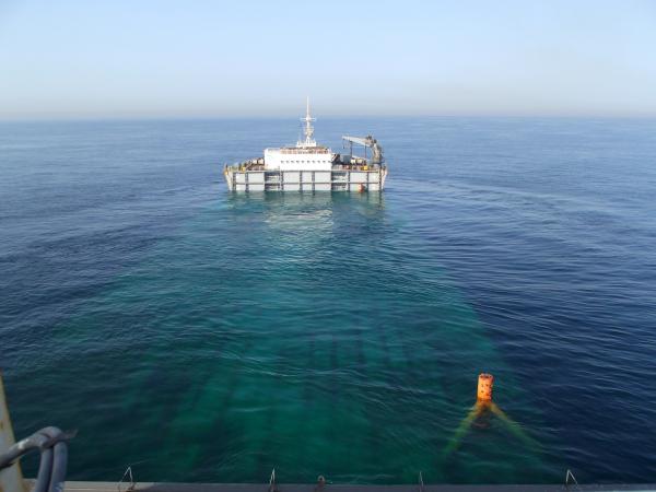 Heavy lift is submerging!