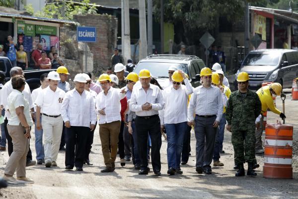 Inspección de avances en construcción de puente Anguiatú , Frontera El Salvador/Guatemala.