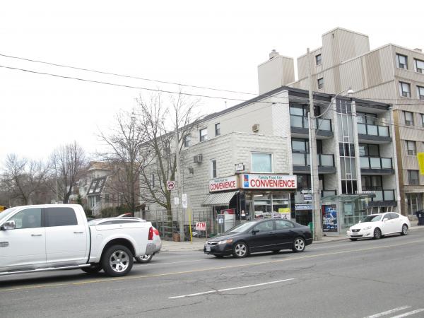 Intersection of Chaplin and Eglinton, 2013 04 09 -ab