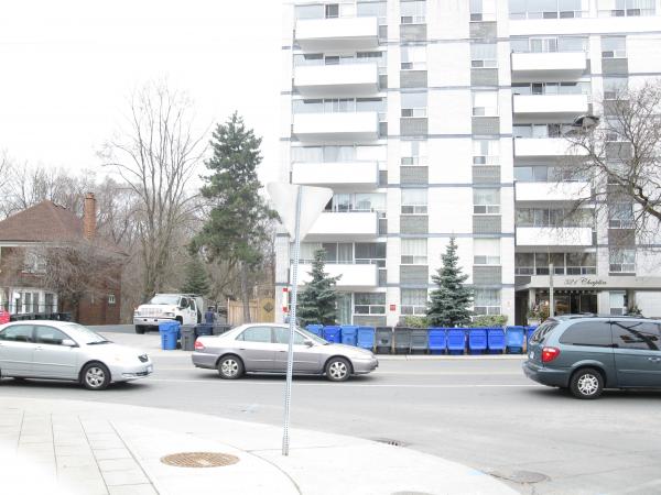 Intersection of Chaplin and Eglinton, 2013 04 09 -al