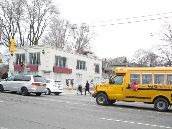 Intersection of Chaplin and Eglinton, 2013 04 09 -au