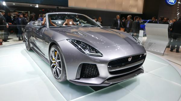 Jaguar F-TYPE SVR