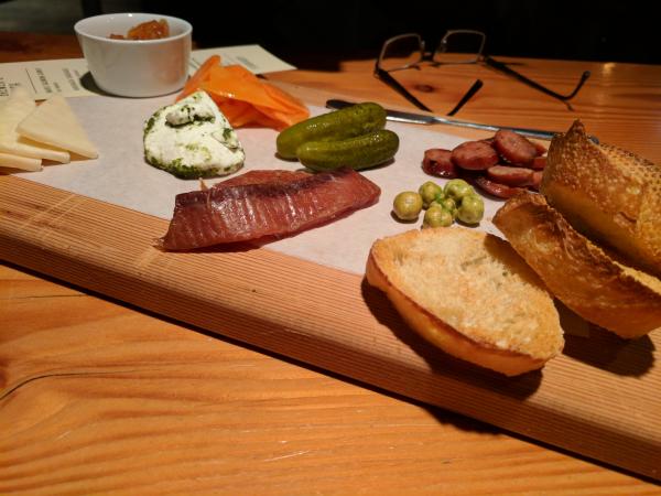 Last night's @Strange_Fellows platter was phenomenal and so were the milk & boris stouts! IMG_20170209_205313