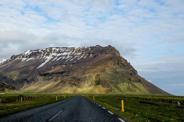 Leads to the Mountain
