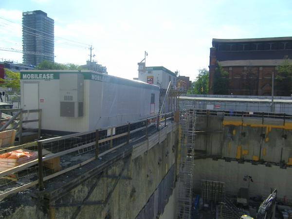 Looking west at the excavation of the new Globe and Mail building, 2014 09 14 (19)