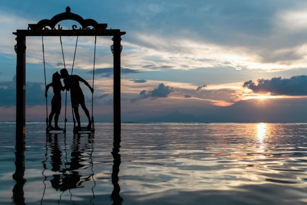 Love Swing